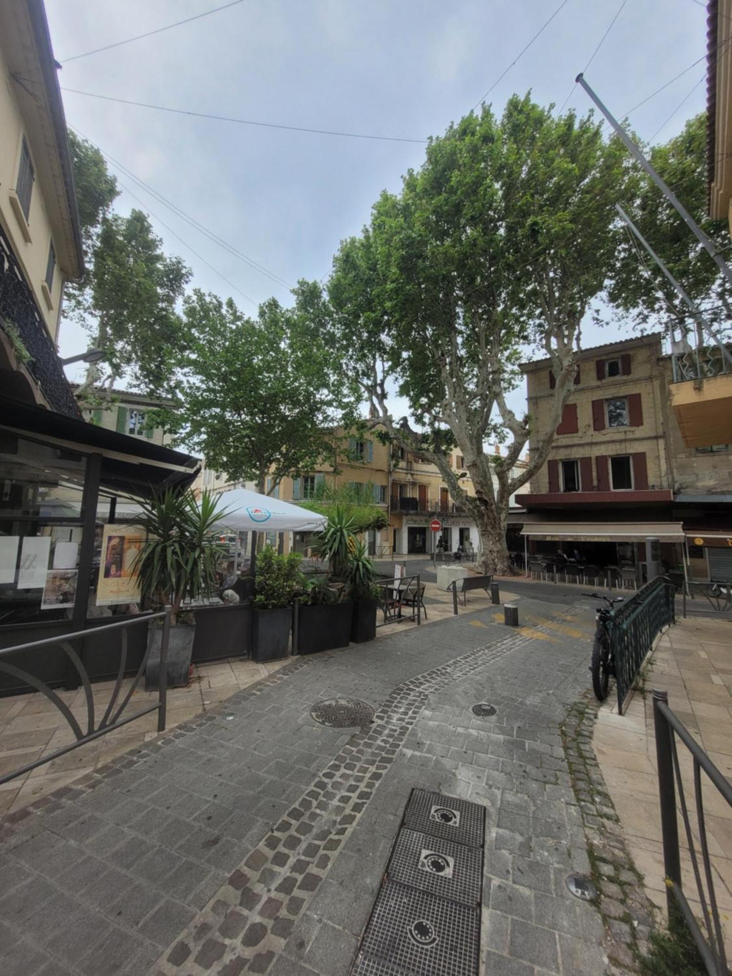 La Lavande Istres Bagian luar foto